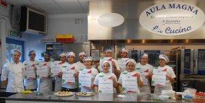 Nella foto i partecipanti al corso per pizzaioli tenutosi presso la sede di Cesenatico