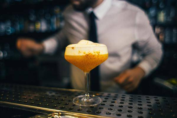 bartender barman